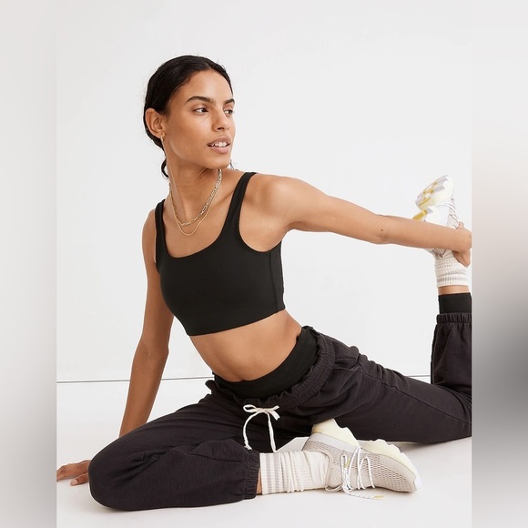 Madewell Flex Square-Neck Sports Bra in True Black - Picture 4 of 10